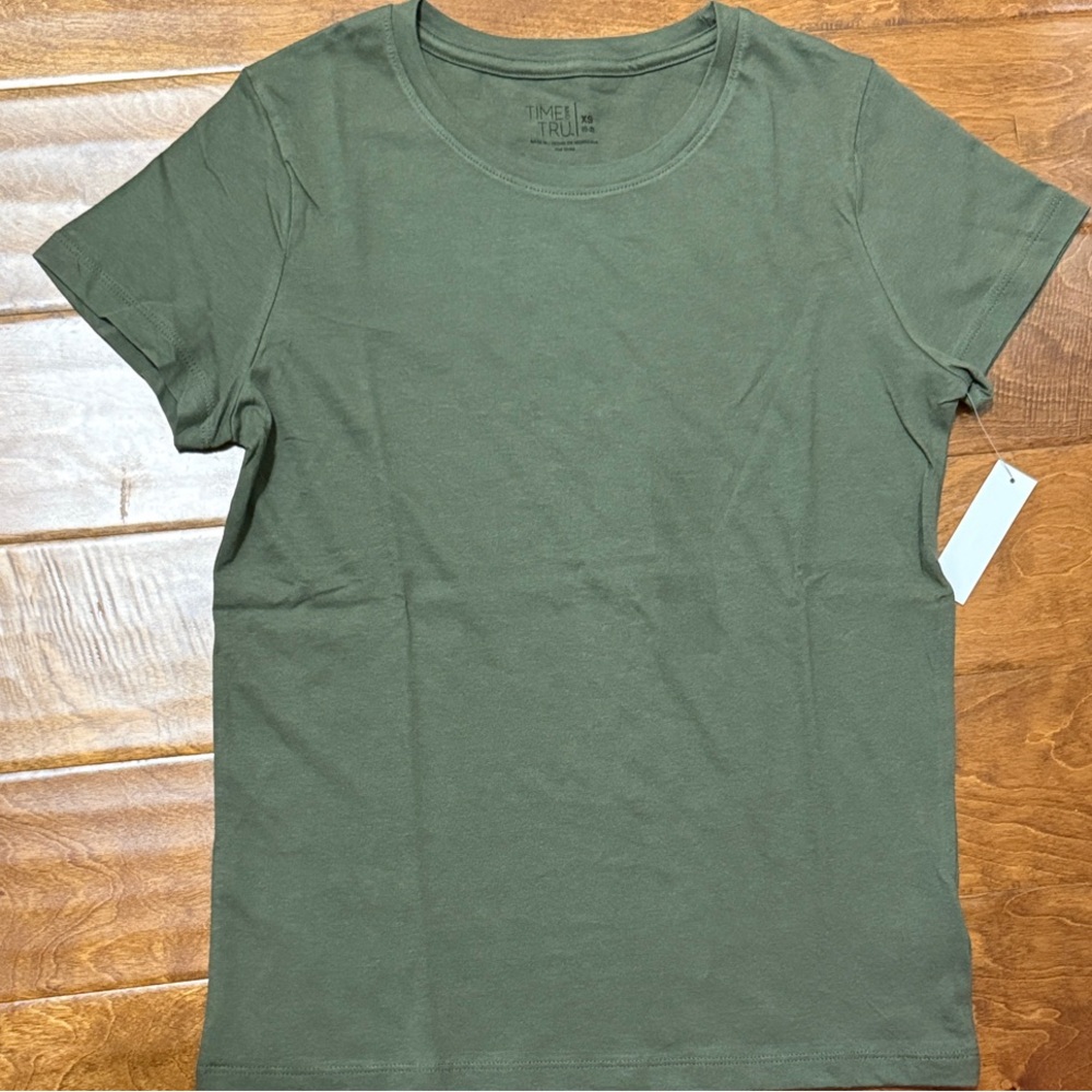NWT Size XSmall Time and Tru Sage Green Crew Short Sleeve Tee